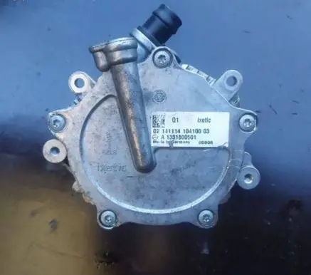 Mercedes-Benz A W176 Vacuum pump 1331800501