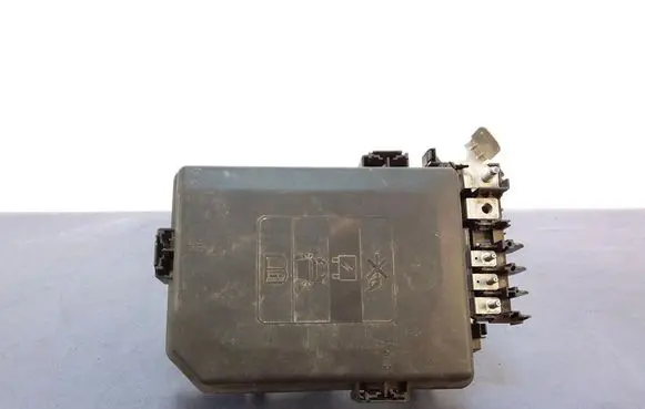 Opel Astra K Fuse box set 39040858