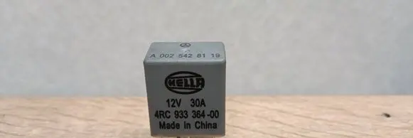 Mercedes-Benz E W210 Other relay 4RC93336400 A0025428119