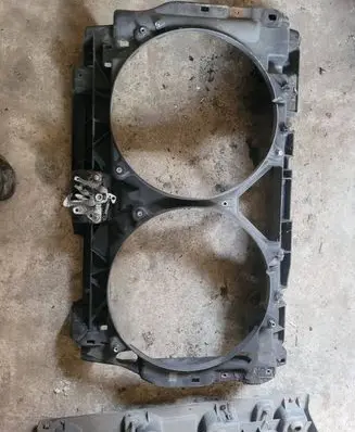 Citroen C6 Radiator cooling fan shroud