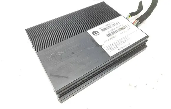 Dodge Challenger Sound amplifier 68303975AC TE1AA1877E7713 26777