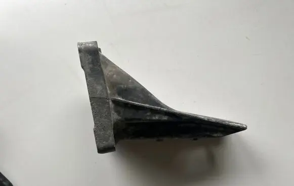 BMW M5 Engine mounting bracket 73681310
