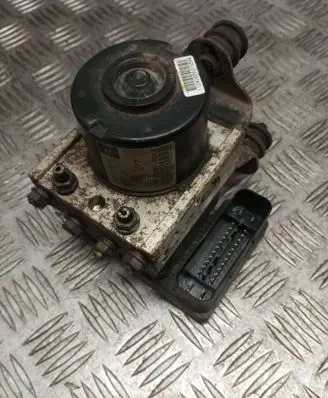 Skoda Octavia Mk2 (1Z) ABS Pump 1K0614117H