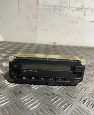 Volkswagen Golf IV Climate control unit 5HB007617