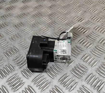 Audi E-tron GT Air conditioning (A/C) expansion valve 9J1820742