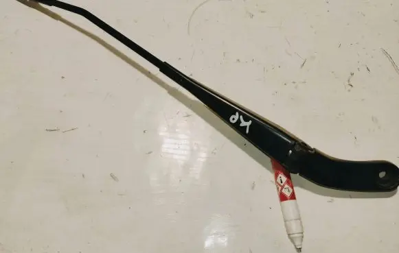 Audi A4 S4 B8 8K Front wiper blade arm 8K1955407