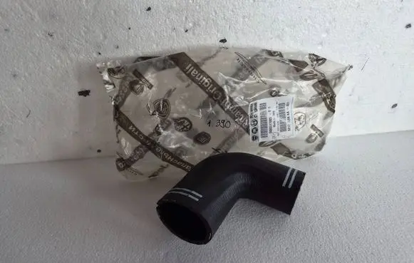 Alfa Romeo Giulietta Intercooler hose/pipe 50517003 68121688AA