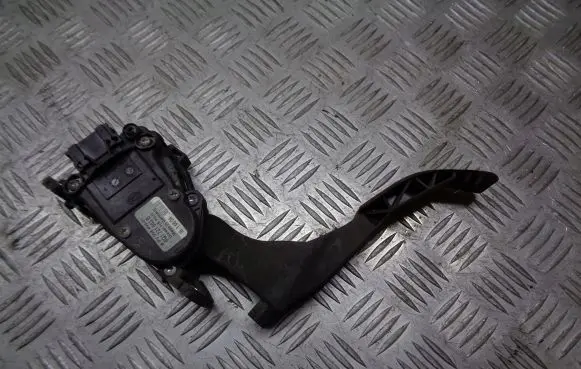 Skoda Octavia Mk1 (1U) Accelerator throttle pedal 6Q1721503B