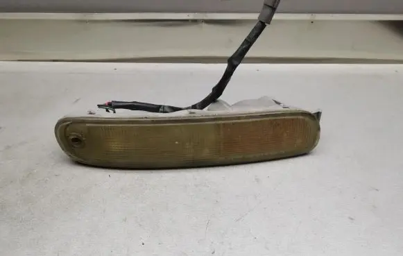 Mazda 323 F Front indicator light 21061703