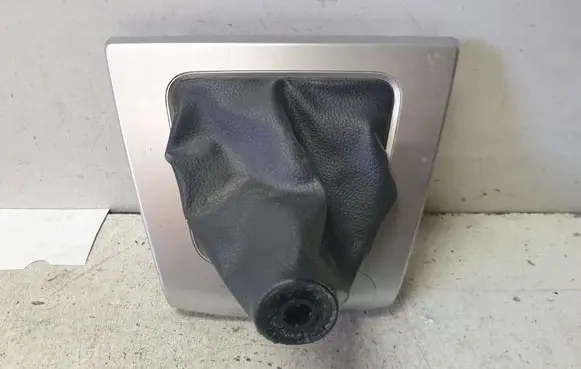 Mazda 5 Gear lever shifter trim leather/knob CC2964341