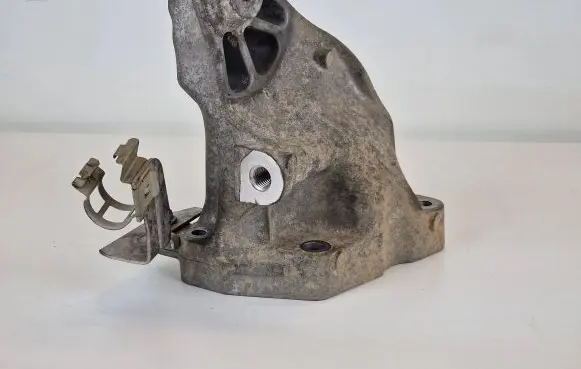 Mercedes-Benz GLC X253 C253 Engine mounting bracket A6422234604
