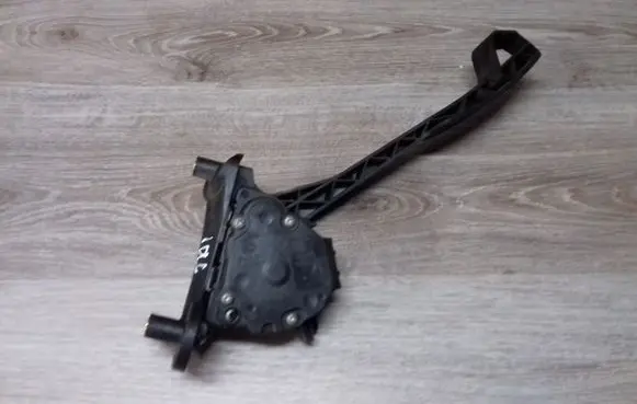 Volvo S80 Accelerator throttle pedal 9496822