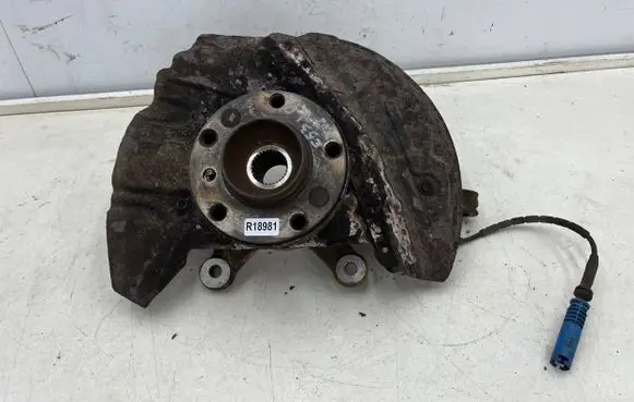 BMW X5 E53 Front wheel hub spindle knuckle