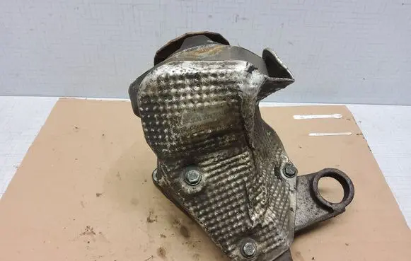 Audi A4 S4 B5 8D Engine mounting bracket 8D0399300K