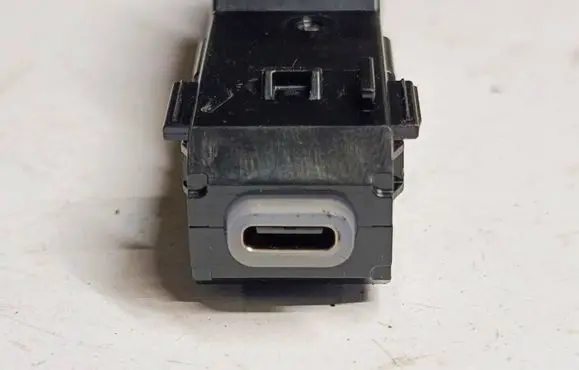 Toyota Yaris XP210 USB socket connector 8619046010S3 8619046010 1612232168574