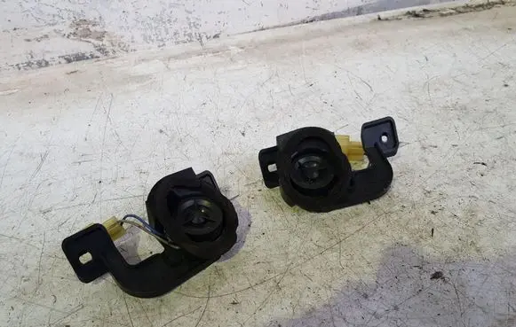 Subaru Outback Front door high frequency speaker
