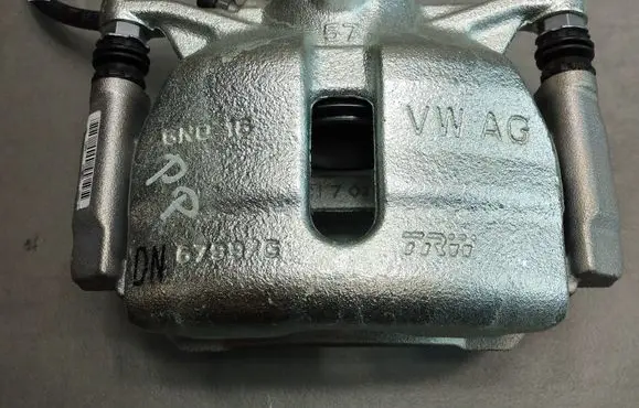 Volkswagen Touran III Front brake caliper 3Q0106N