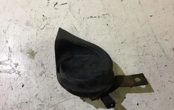 Nissan Almera N16 Horn signal 703881157