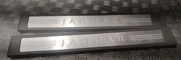 Jaguar XF X250 Front sill trim cover 8X2313200A