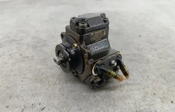Mercedes-Benz A W168 Fuel injection high pressure pump 
