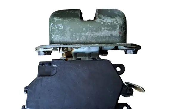 Subaru Forester SG Tailgate/trunk/boot lock/catch/latch