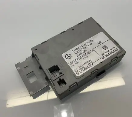 Mercedes-Benz E W211 Gateway control module A2115407445 A2114420027 A2115407545
