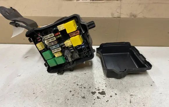 Peugeot 208 Fuse box set 9671924480 7414