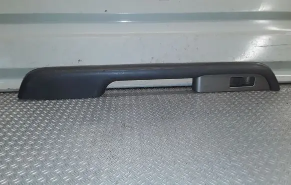 Nissan X-Trail T30 Rear door handle trim 829488H300X