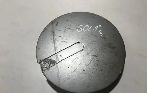 Volkswagen Golf III Original wheel cap 1h0601149 1h0601151