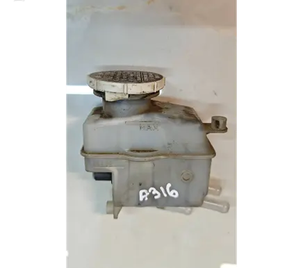 Mitsubishi Grandis Brake fluid reservoir 