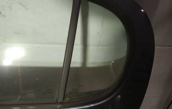 Toyota Yaris Rear vent window glass as2