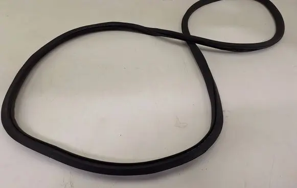 Volkswagen PASSAT B7 Front door rubber seal 3C4867911B