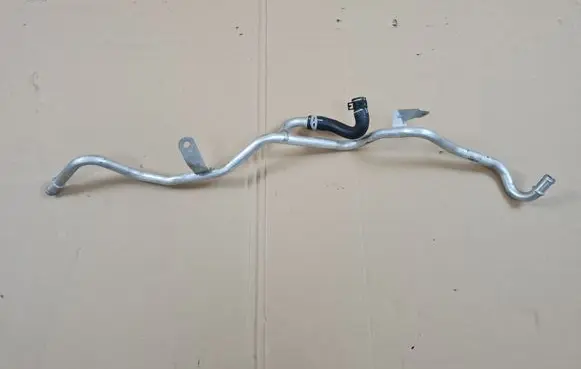 Engine coolant pipe/hose