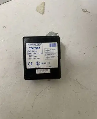 Toyota Corolla Verso E121 Door control unit/module 897410F010