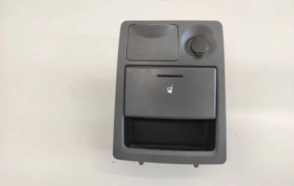 Cup holder front