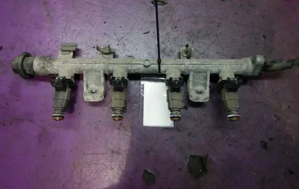 Hyundai Getz Fuel main line pipe