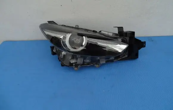 Mazda 3 III Headlight/headlamp 42967947 B63C51030 BSP551030