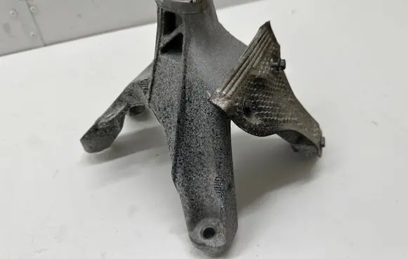 Audi Q5 SQ5 Engine mounting bracket