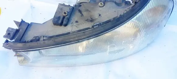 Ford Mondeo MK II Headlight/headlamp 0301098207