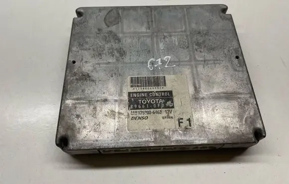 Toyota Corolla Verso AR10 Engine control unit/module 896610F010