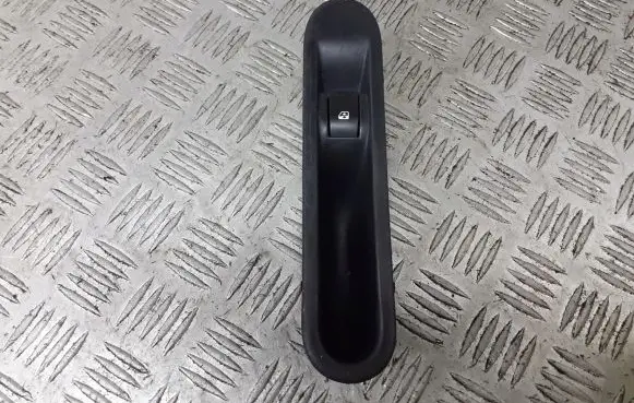 Renault Espace IV Quarter vent window switch 8200012263