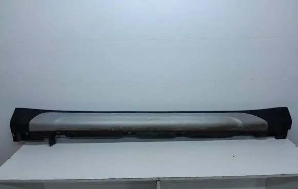 Suzuki SX4 S-Cross Sill 7723261M
