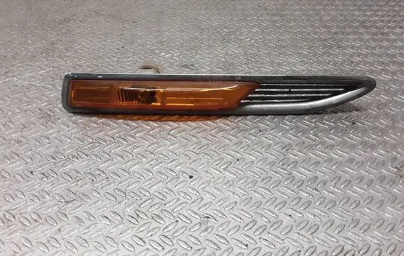 Ford Mondeo MK IV Front fender indicator light 