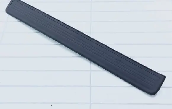 Front sill trim cover