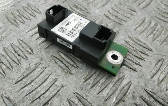 Mercedes-Benz S W221 Aerial antenna amplifier A2218201889