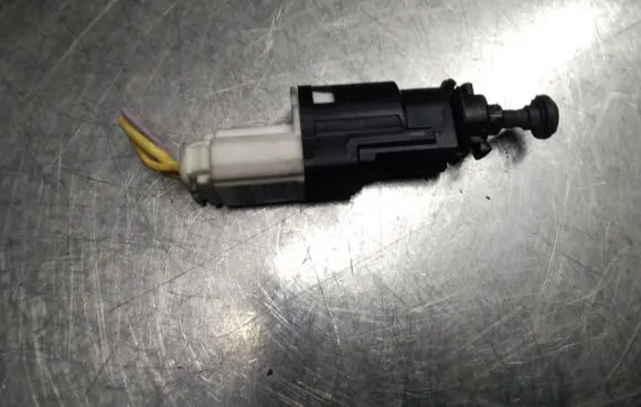Renault Espace - Grand espace IV Brake pedal sensor switch 8200276361B
