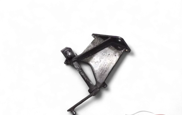 Audi 200 Bracket in trunk/boot 811723399B