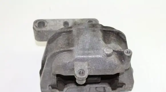 Volkswagen Eos Engine mount bracket 1K0199262