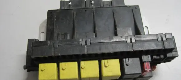 Mercedes-Benz S W220 Fuse module A0325458232