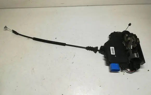 Skoda Octavia Mk2 (1Z) Front door lock 3D1837015 A00467